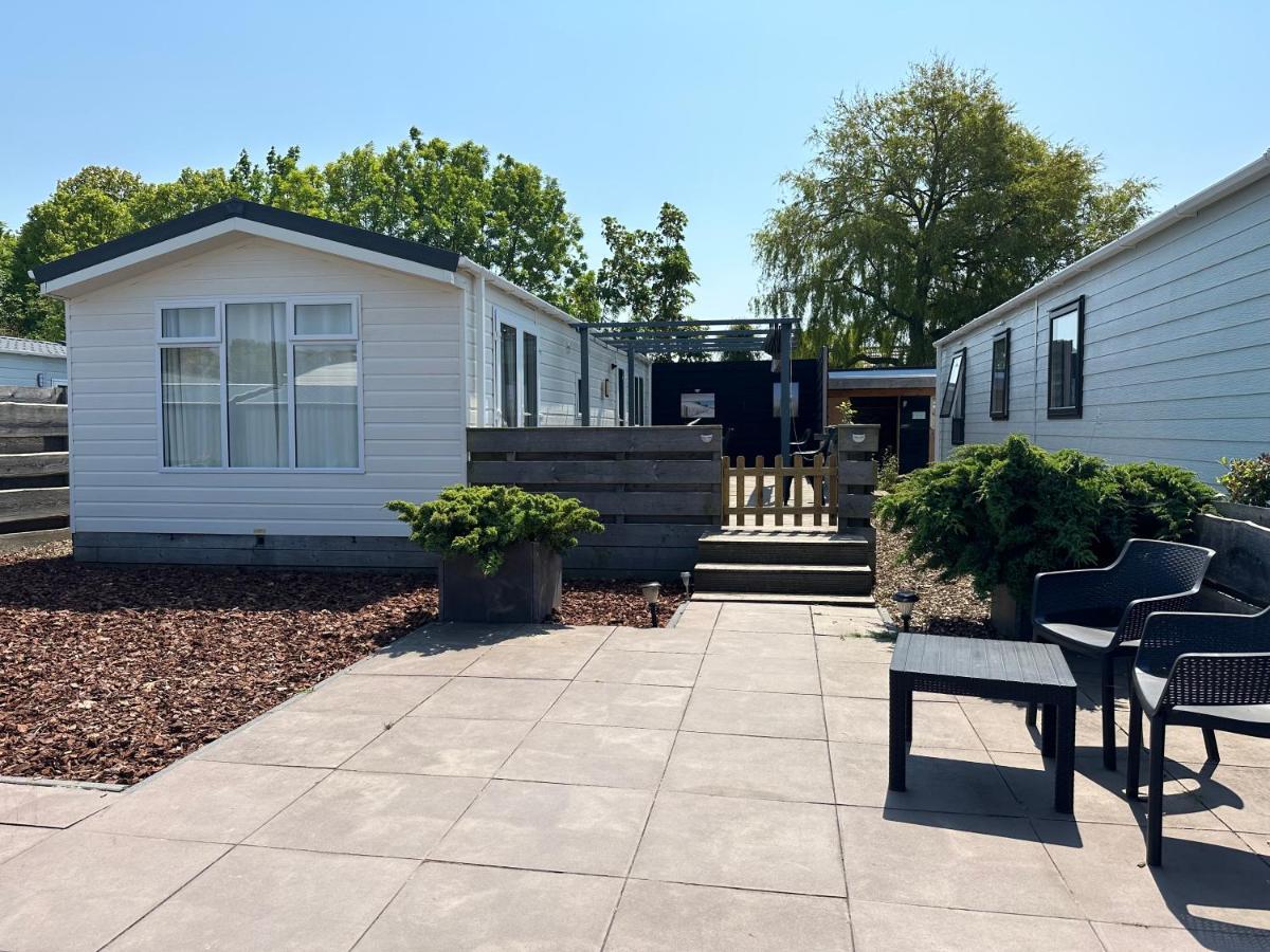 סנט מארטן Chalet 3A Op Recreatiepark De Wielen מראה חיצוני תמונה